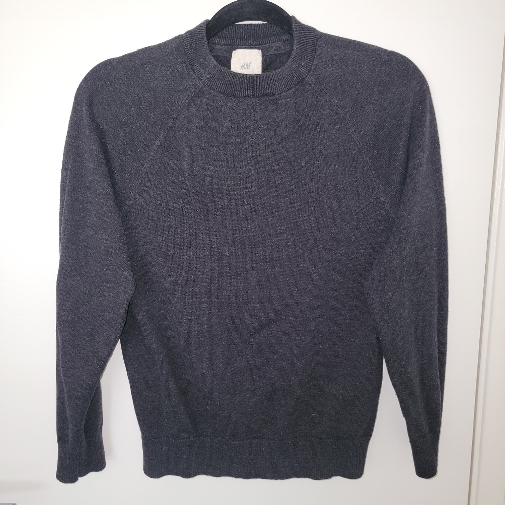 H&M crewneck sweatshirt